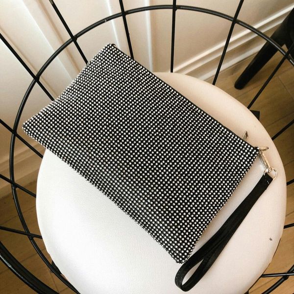 designer-2019 spring summer woman stylish new silver color spliced imitate diamond zipper day clutches all match
designer-2019 spring summer woman stylish new silver color spliced imitate diamond zipper day clutches all match