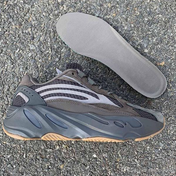 Geode 700 V2 Wave Runner Kanye West Running Shoes 3M Designer Chocolate Glow In Dark Basf Athletic Sports Trainers With Box
Geode 700 V2 Wave Runner Kanye West Running Shoes 3M Designer Chocolate Glow In Dark Basf Athletic Sports Trainers With Box