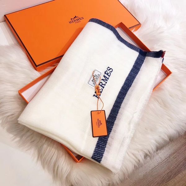 2020 classic pure color winter cashmere scarf thermal scarf is a versatile simple korean students welcome to buy
2020 classic pure color winter cashmere scarf thermal scarf is a versatile simple korean students welcome to buy