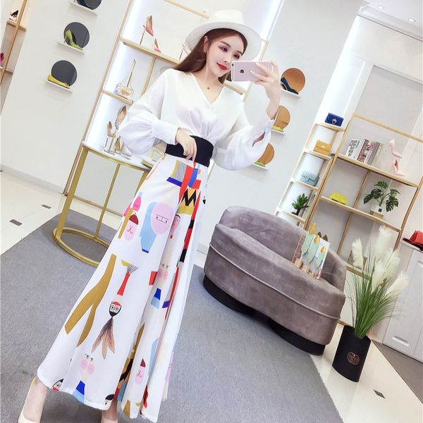 autumn 2020 new two-piece western style net red suit women v-neck long-sleeved shirt high waist printed wide leg pants, Black;white
autumn 2020 new two-piece western style net red suit women v-neck long-sleeved shirt high waist printed wide leg pants, Black;white