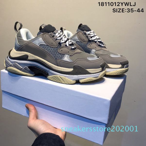 2020 fashion crystal bottom paris 17fw triple s mens designer sneakers vintage dad platform women luxury casual shoes sports trainers s01, Black
2020 fashion crystal bottom paris 17fw triple s mens designer sneakers vintage dad platform women luxury casual shoes sports trainers s01, Black