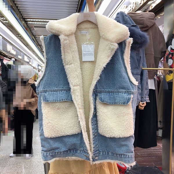 cotton vest 2019 autumn winter lamb wool stitching denim vest women middle-length sleeveless thick warm coat kamizelka damska, Black;white
cotton vest 2019 autumn winter lamb wool stitching denim vest women middle-length sleeveless thick warm coat kamizelka damska, Black;white