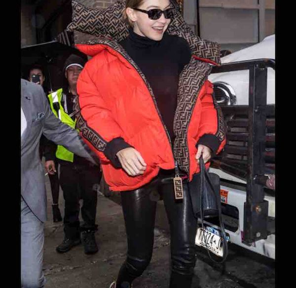 2019 winter new fa hion women 039 039 tar ame tyle luxury de ign ff letter print hooded down cotton padded long leeve warm hort pa
2019 winter new fa hion women 039 039 tar ame tyle luxury de ign ff letter print hooded down cotton padded long leeve warm hort pa