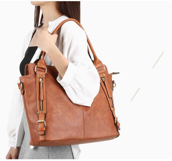 womens deisgner handbag simple ladys fashion shoulder bag females handbag casual diagonal package stitchingbag 2020 new
womens deisgner handbag simple ladys fashion shoulder bag females handbag casual diagonal package stitchingbag 2020 new