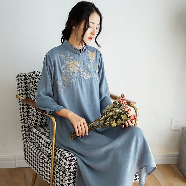2020 spring women's new silk-like dress women's chinese-style stand collar embroidered elegant dresses women, Black;gray
2020 spring women's new silk-like dress women's chinese-style stand collar embroidered elegant dresses women, Black;gray