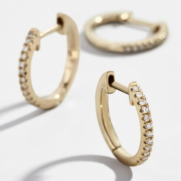 1pcs small stud earrings cz classic stackable ear cuff huggies earrings women thin round circle cartilage party jewelry, Golden;silver
1pcs small stud earrings cz classic stackable ear cuff huggies earrings women thin round circle cartilage party jewelry, Golden;silver