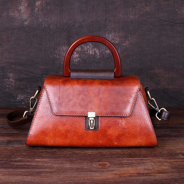 retro female genuine leather tote messenger bag pouch real cowhide women single shoulder cross body lock bags
retro female genuine leather tote messenger bag pouch real cowhide women single shoulder cross body lock bags