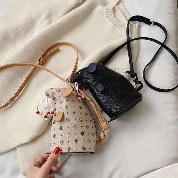 original design bag for women 2020 fashion new design casual mouse bag fashion simple one shoulder messenger
original design bag for women 2020 fashion new design casual mouse bag fashion simple one shoulder messenger