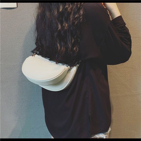 semicircle saddle bag ladies 2020 new fashion shoulder bag casual retro women's underarm
semicircle saddle bag ladies 2020 new fashion shoulder bag casual retro women's underarm