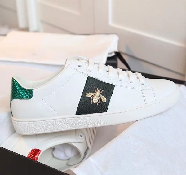 2022new designer shoes 100% ace leather sneaker men women classic trainers python tiger bee flower embroidered cock love sneakers, Black
2022new designer shoes 100% ace leather sneaker men women classic trainers python tiger bee flower embroidered cock love sneakers, Black