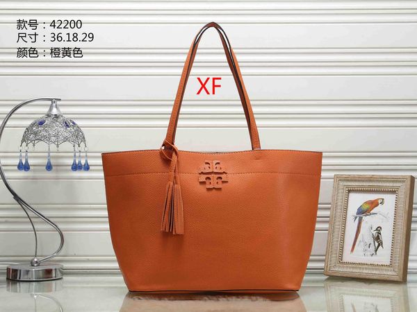 Tory tb 2019 famou de igner women handbag new letter houlder bag genuine leather me enger bag luxury addle bag
Tory tb 2019 famou de igner women handbag new letter houlder bag genuine leather me enger bag luxury addle bag