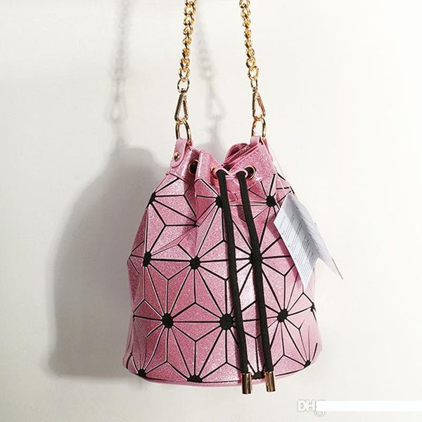 2019 new popular money clips famous brand female bag geometric handbags plaid chain shoulder crossbody bags laser diamond bag, Black
2019 new popular money clips famous brand female bag geometric handbags plaid chain shoulder crossbody bags laser diamond bag, Black