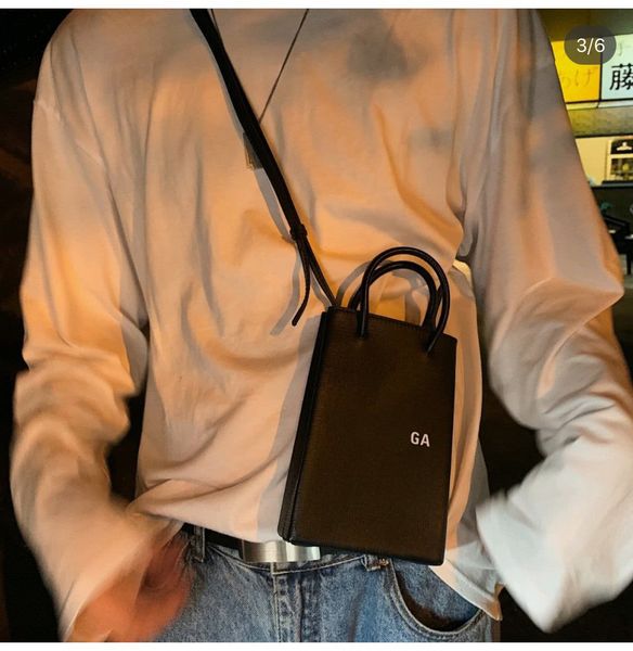 ts письмо logo печать мобильный телефон сумка сумка женщин людей ladie конструктора класса люкс сумки кошельки сумки на ремне, черный белый
ts письмо logo печать мобильный телефон сумка сумка женщин людей ladie конструктора класса люкс сумки кошельки сумки на ремне, черный белый