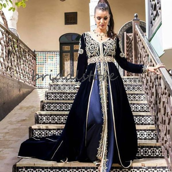 chic navy evening dresses muslim dubai elegant velvet prom dresses with sleeves appliques v neck sweep train women formal gown 2020, Black;red
chic navy evening dresses muslim dubai elegant velvet prom dresses with sleeves appliques v neck sweep train women formal gown 2020, Black;red