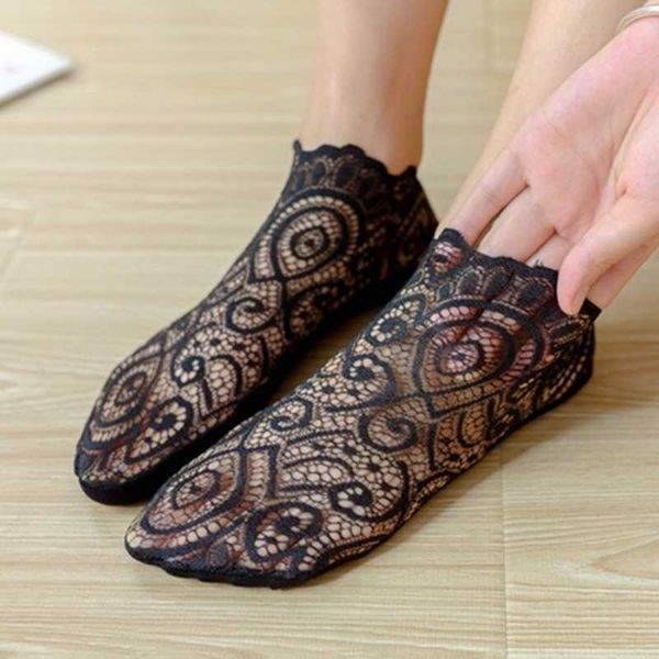 new transparent short lace socks women summer hollow out ankle socks slippers female soft low invisible ped, Black;white
new transparent short lace socks women summer hollow out ankle socks slippers female soft low invisible ped, Black;white