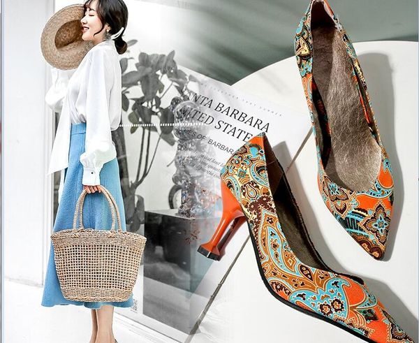 spring new floral high heels europe and the united states fine with pointed 34-48 yards elegant and generous fashion shoes, Black
spring new floral high heels europe and the united states fine with pointed 34-48 yards elegant and generous fashion shoes, Black