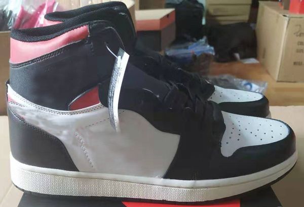 with Box 2019 Mens Basketball Shoes Sneakers 1s Black White Gym Red 555088-061 for men Sports Shoes US7-13
with Box 2019 Mens Basketball Shoes Sneakers 1s Black White Gym Red 555088-061 for men Sports Shoes US7-13