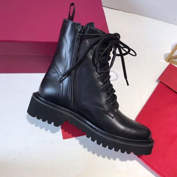 star trail ankle boots fashion luxury womens designer booties classic monogram chunky heel martin boots women desert boots shoes, Black
star trail ankle boots fashion luxury womens designer booties classic monogram chunky heel martin boots women desert boots shoes, Black