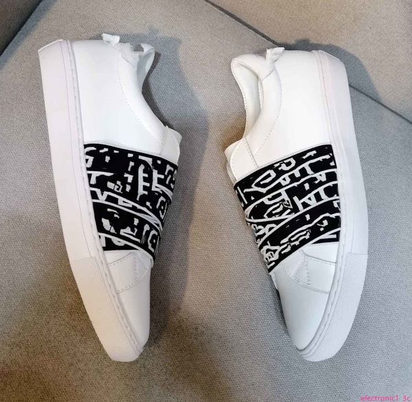 2019 designer shoes leather trainers black white stripe size 36-45 with fashion party shoes casual shoes men women size, Black;green
2019 designer shoes leather trainers black white stripe size 36-45 with fashion party shoes casual shoes men women size, Black;green