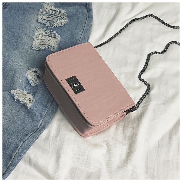 2019 new spring fashion female bag cloth grain turn lock small bag pure color simple chain single shoulder cross
2019 new spring fashion female bag cloth grain turn lock small bag pure color simple chain single shoulder cross