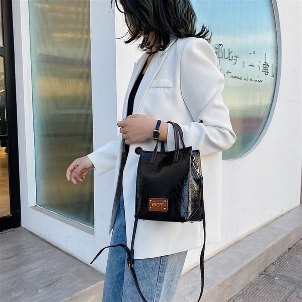 2020 quality fashion pom poms square bags customize printing handbags for women tote bags from china wholesaler baoba baobaoxiu/04
2020 quality fashion pom poms square bags customize printing handbags for women tote bags from china wholesaler baoba baobaoxiu/04