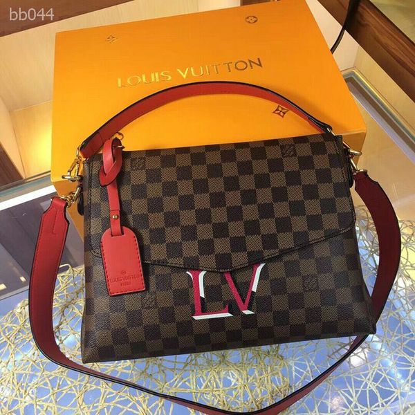 autumn and winter explosion models first layer of leather handbags women 2019 new portable personality bag atmospheric wild messenger bag
autumn and winter explosion models first layer of leather handbags women 2019 new portable personality bag atmospheric wild messenger bag