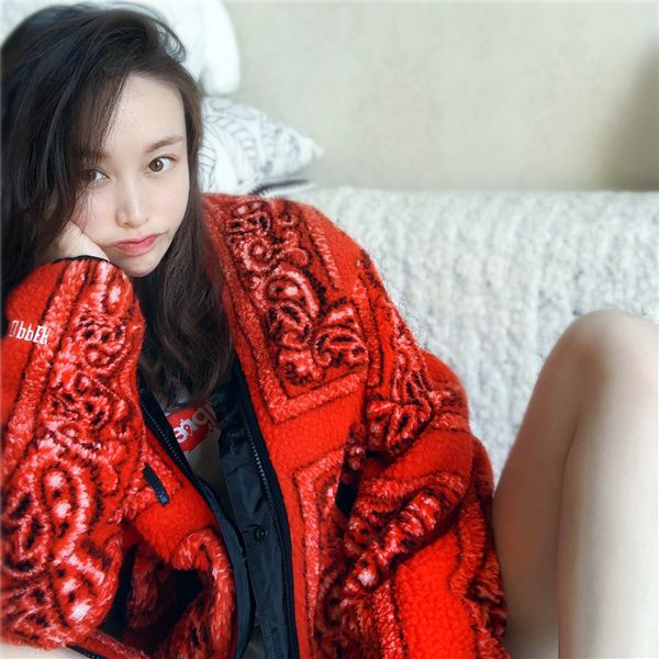 19fw reversible bandana fleece double-sided wear cashew flower lamb polar fleece jacket jacket, Red
19fw reversible bandana fleece double-sided wear cashew flower lamb polar fleece jacket jacket, Red