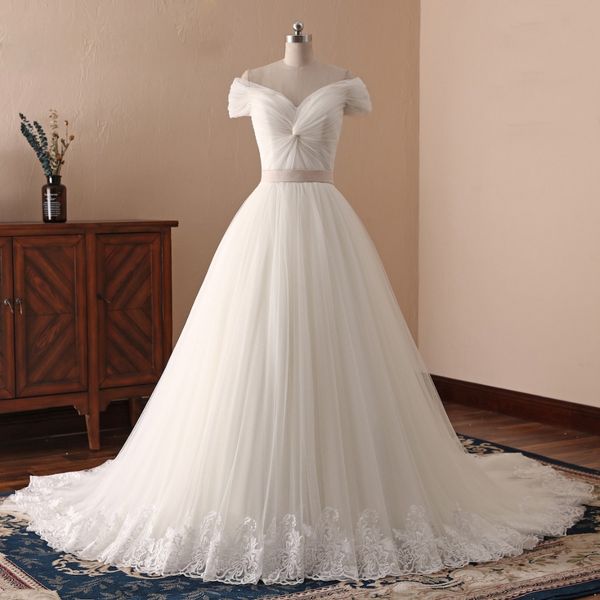 2020 delicate off-shoulder off white tulle wedding dress with cap sleeve ball gown wedding dresses with lace edge vestido de noiva simples
2020 delicate off-shoulder off white tulle wedding dress with cap sleeve ball gown wedding dresses with lace edge vestido de noiva simples