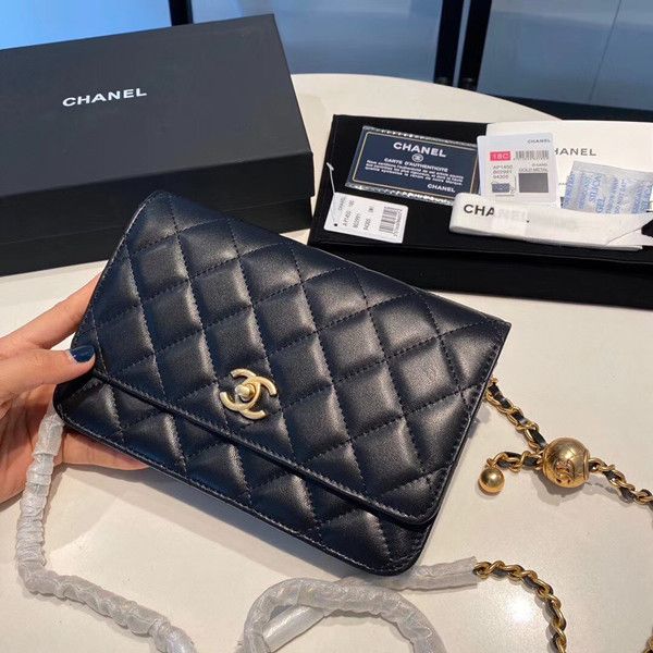 classic lady's handbag 7a high-end custom quality handbag fashion business casual style gold silver metal accessories with shoulder strap.
classic lady's handbag 7a high-end custom quality handbag fashion business casual style gold silver metal accessories with shoulder strap.