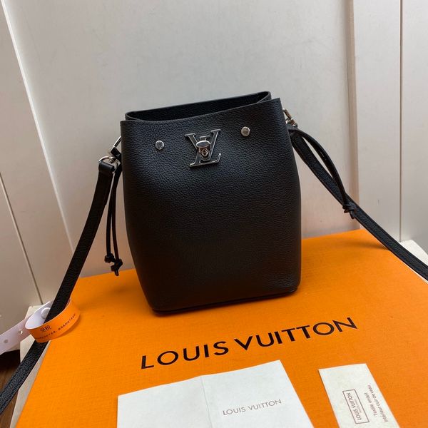 luxury designer zachte koe lederen klassieke zwarte tassen voor vrouwen schouder werk reizen laptas grote portemonnees en handtassen
luxury designer zachte koe lederen klassieke zwarte tassen voor vrouwen schouder werk reizen laptas grote portemonnees en handtassen