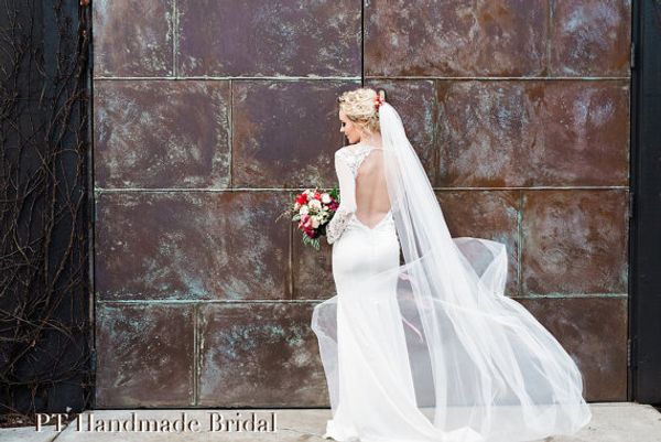 popular one-layer white ivory purple champagne red black pink cut edge wedding veil fashional cathedral length bridal veil
popular one-layer white ivory purple champagne red black pink cut edge wedding veil fashional cathedral length bridal veil