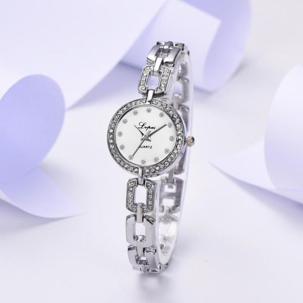casual fashion simple small and exquisite alloy strap ladies bracelet watch diamond watch small dial silver women clock, Slivery;brown
casual fashion simple small and exquisite alloy strap ladies bracelet watch diamond watch small dial silver women clock, Slivery;brown