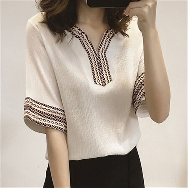 short-sleeved t-shirt national v-neck ethnic group nationality loose slim large size women's short-sleeved t-shirt national embroidery, White
short-sleeved t-shirt national v-neck ethnic group nationality loose slim large size women's short-sleeved t-shirt national embroidery, White