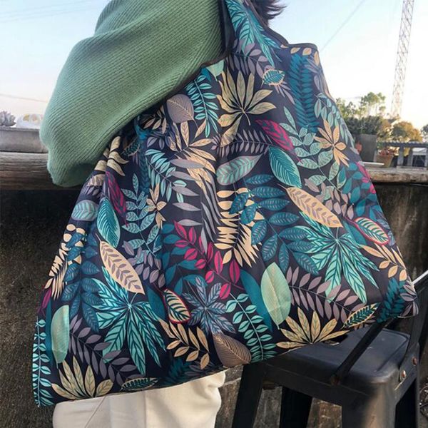 new fashion women foldable shopping bag shopper tote large eco reusable shopping bags portable shoulder handbag folding pouch
new fashion women foldable shopping bag shopper tote large eco reusable shopping bags portable shoulder handbag folding pouch