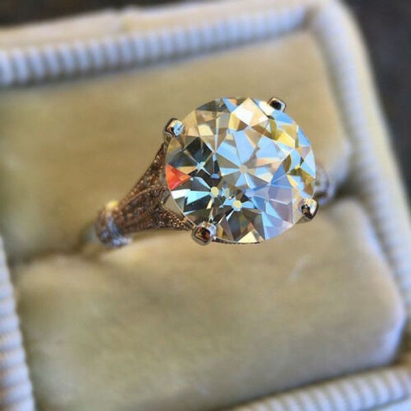 round cut white diamond vintage engagement ring wedding jewelry gifts party wedding decoration
round cut white diamond vintage engagement ring wedding jewelry gifts party wedding decoration