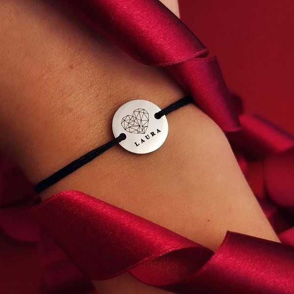 2020 bracelet custom women personalized bracelet rectangle custom letter stainless steel red black rope women, Golden;silver
2020 bracelet custom women personalized bracelet rectangle custom letter stainless steel red black rope women, Golden;silver