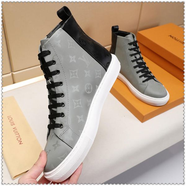2019b spring and autumn men s casual sports shoes high-sneakers, leather with micro-standard, with the original fast delivery
2019b spring and autumn men s casual sports shoes high-sneakers, leather with micro-standard, with the original fast delivery