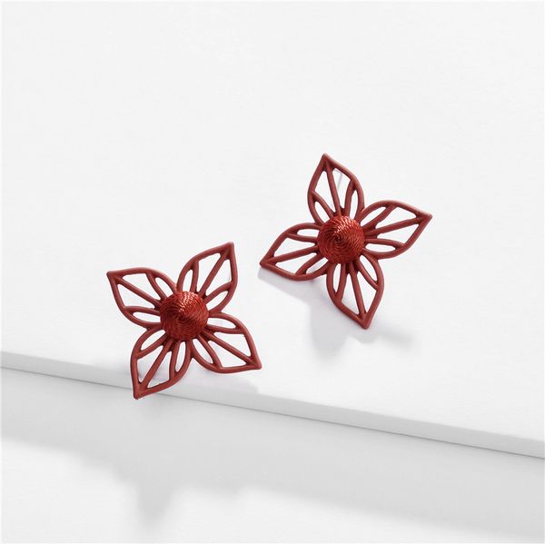 a pair of earrings european and american big brand earrings jeweeuropean and american fashion earrings, simple and generous, high quality, White
a pair of earrings european and american big brand earrings jeweeuropean and american fashion earrings, simple and generous, high quality, White