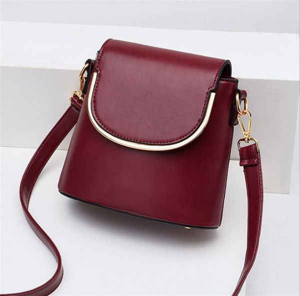 2020 spring and summer new trend fashion wild ins hip hop simple bucket bag female net red european and american designer shoulder messenger
2020 spring and summer new trend fashion wild ins hip hop simple bucket bag female net red european and american designer shoulder messenger