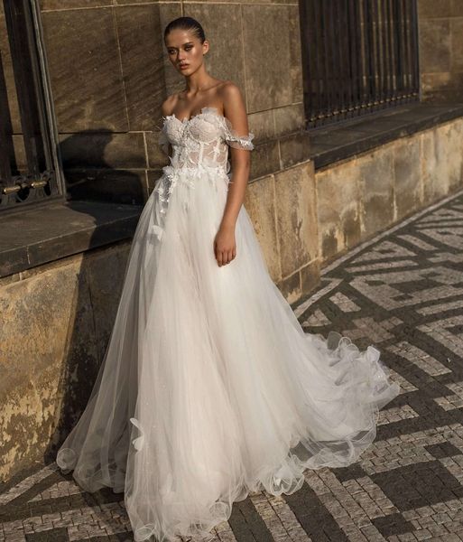 a line beaded beach wedding dresses off the shoulder appliqued bridal gowns sweep train tulle robe de mariée, White
a line beaded beach wedding dresses off the shoulder appliqued bridal gowns sweep train tulle robe de mariée, White