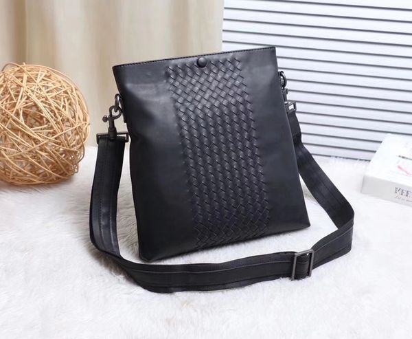 7 stars wholesale designer small messenger bag genuine leather sheepskin woven bag shoulder bag black color boar cowhide handbag
7 stars wholesale designer small messenger bag genuine leather sheepskin woven bag shoulder bag black color boar cowhide handbag