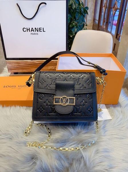 handbag quality wholesale waist bag oblique back leather lady's high-end leather latest woven leather bag
handbag quality wholesale waist bag oblique back leather lady's high-end leather latest woven leather bag