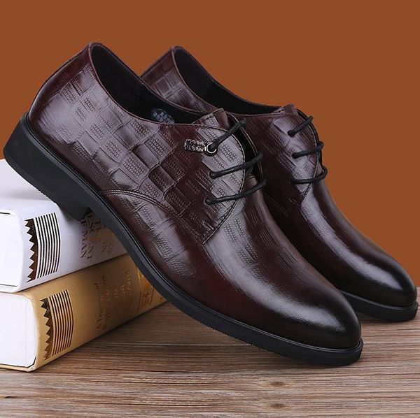 autumn and winter new business casual men's shoes, heavy soled real leather british breathable lace-up with black comfortable elastic o
autumn and winter new business casual men's shoes, heavy soled real leather british breathable lace-up with black comfortable elastic o