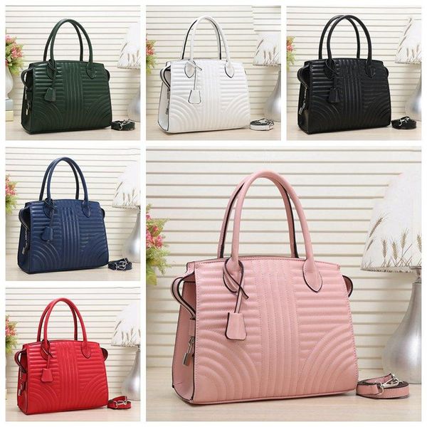 high capacity designer brand leather handbag purses shoulder bag cross body bag lady tote handbag messenger bag 
high capacity designer brand leather handbag purses shoulder bag cross body bag lady tote handbag messenger bag