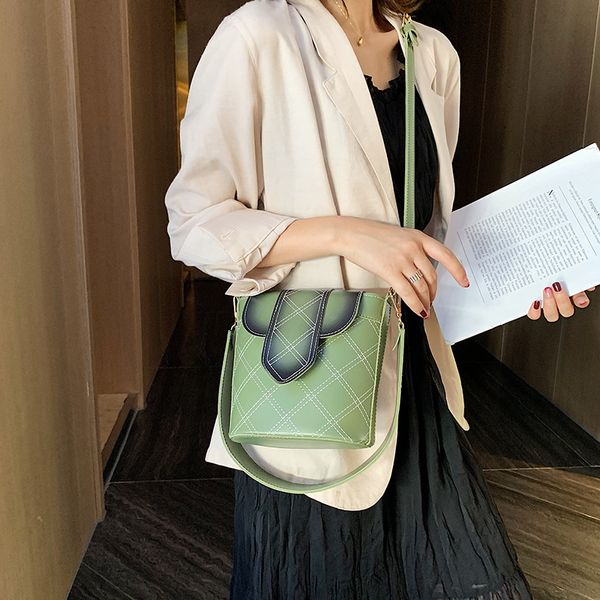 jiulin 2019 new color changing bucket bag sewing thread with one shoulder slanted women's bag
jiulin 2019 new color changing bucket bag sewing thread with one shoulder slanted women's bag