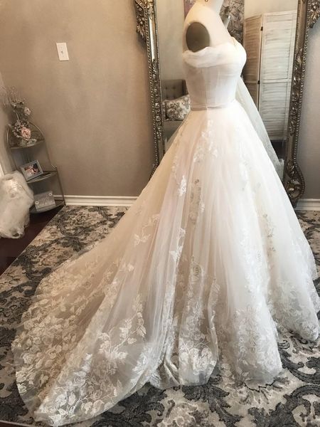 2020 new off shoulder beach wedding dress sweep train backless bridal gowns vintage boho lace wedding dress robe de mariée, White
2020 new off shoulder beach wedding dress sweep train backless bridal gowns vintage boho lace wedding dress robe de mariée, White