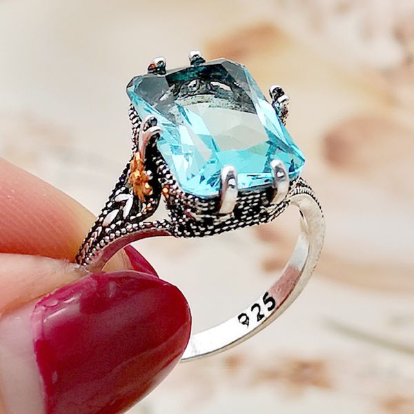 урожай позолоченные 925 серебро квадратных кристаллических кольца цветок rhinestone моря голубого топаз кольцо для женщин ленточных колец ко, Slivery;golden
урожай позолоченные 925 серебро квадратных кристаллических кольца цветок rhinestone моря голубого топаз кольцо для женщин ленточных колец ко, Slivery;golden