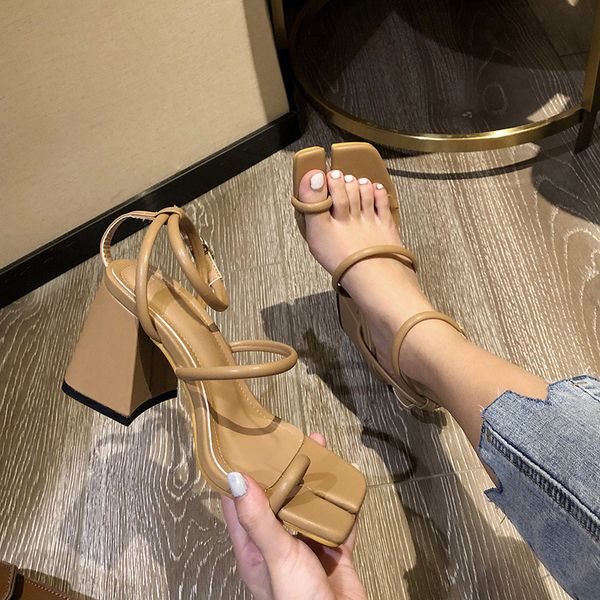2020 new design square toe high heel sandals summer outdoor dress shoes ladies elegant sandals ankle strap ladies shoes, Black
2020 new design square toe high heel sandals summer outdoor dress shoes ladies elegant sandals ankle strap ladies shoes, Black
