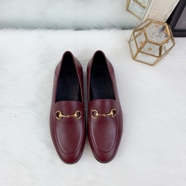 brand designer luxury leather loafers with horse button buckle men s and women s flat shoes size 34-45
brand designer luxury leather loafers with horse button buckle men s and women s flat shoes size 34-45