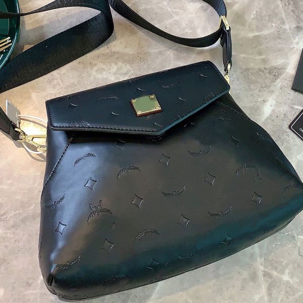 shoulder bag handbags woman bags full letter printing wide shoulder strap ladies crossbody bags tote bag ing
shoulder bag handbags woman bags full letter printing wide shoulder strap ladies crossbody bags tote bag ing